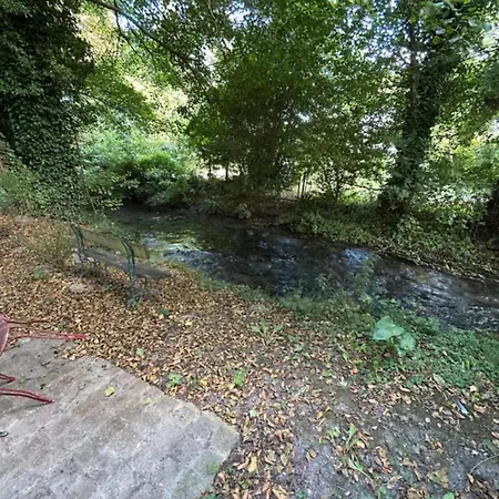 Privée Au Bord De La Rivière *