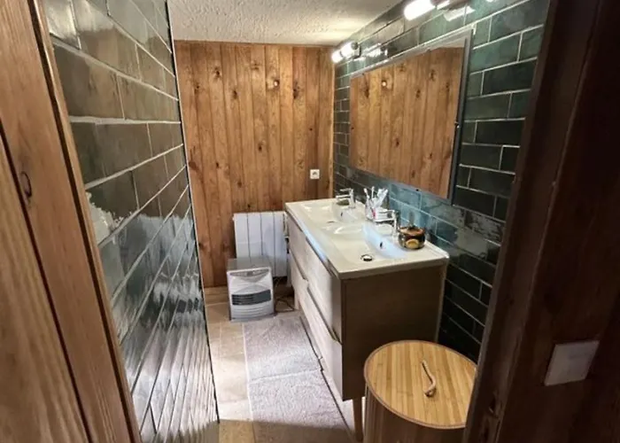 Privee Au Bord De La Riviere Privatunterkunft Ouilly-du-Houley