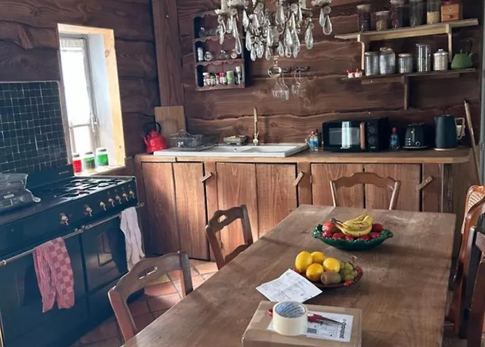 Privee Au Bord De La Riviere